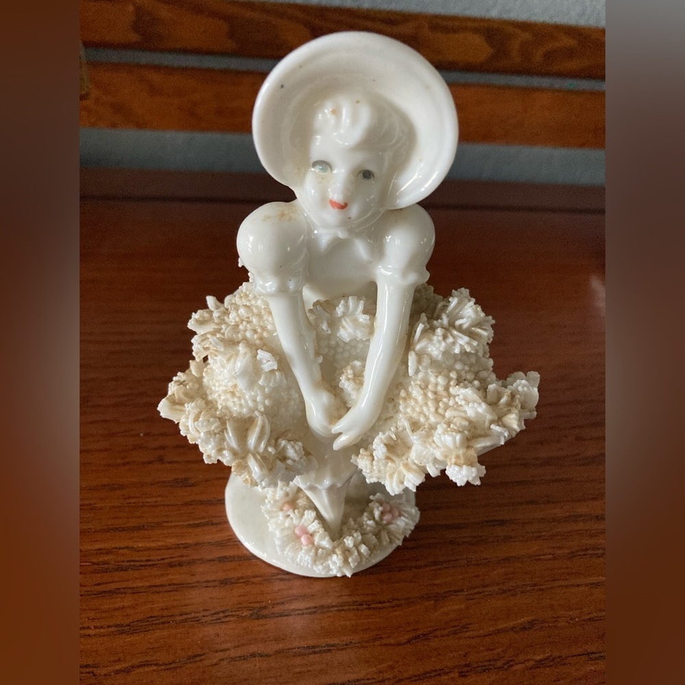 Vintage Spaghetti Girl Porcelain Figurine Umbrella 6123 Ardalt Lenwile Japan